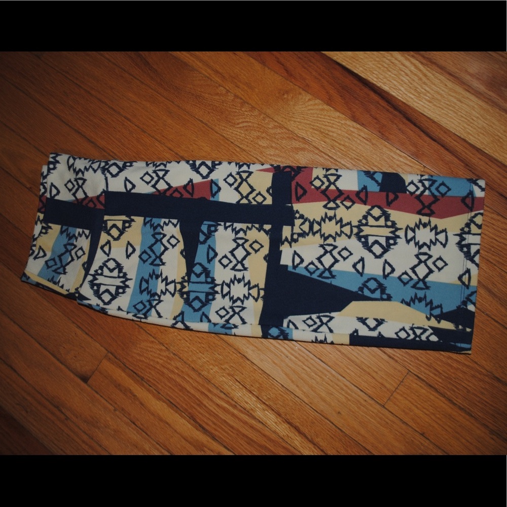 Lularoe medium multi colored Cassie skirt.